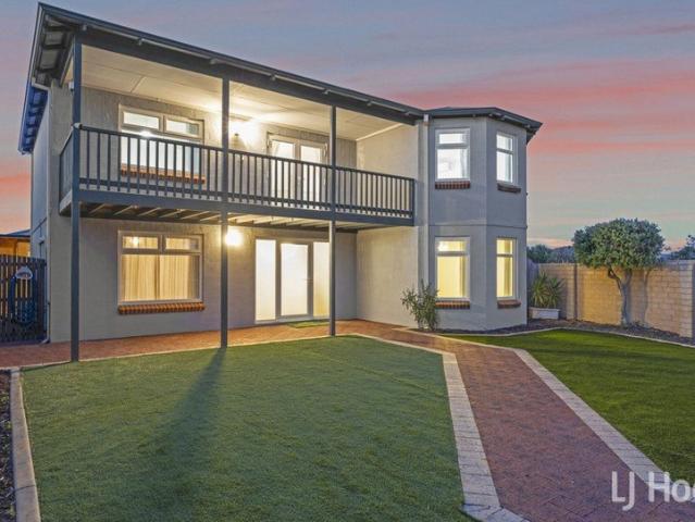 RENOVATED TWO STOREY COASTAL HOME +POOL & BEAUTIFUL SUNSETS!