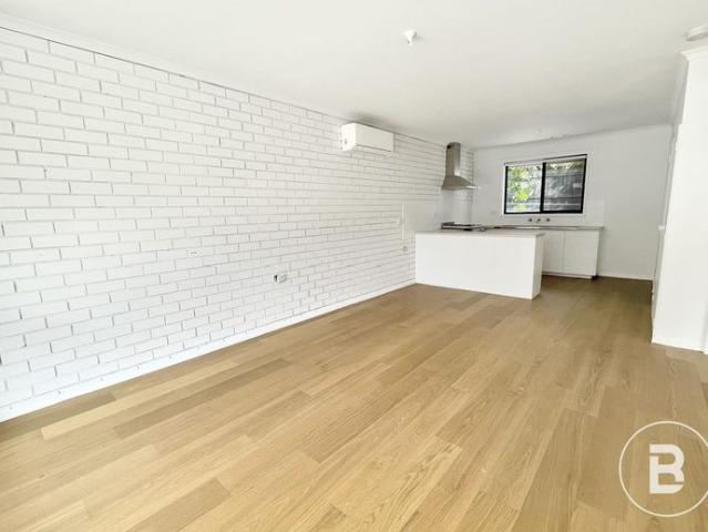 RENOVATED UNIT CLOSE TO CBD!