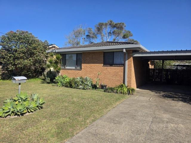 Renovated Unit Close to Shops