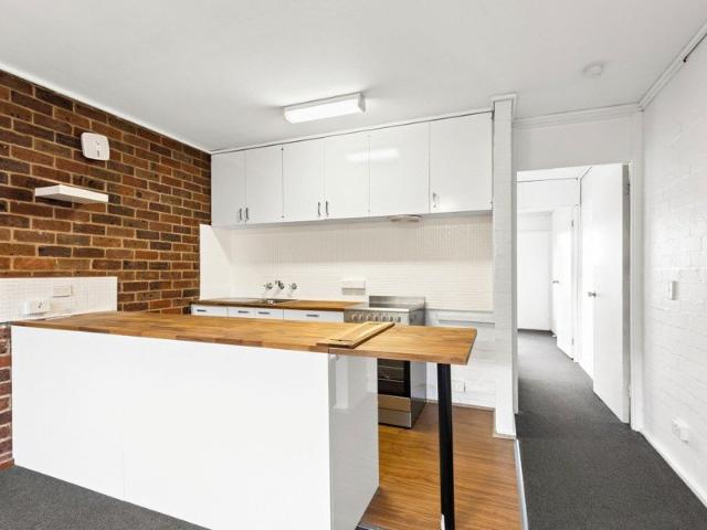Renovated Unit in the heart of Hamlyn Heights