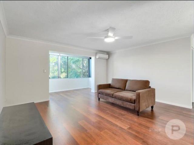 Renovated unit in the heart of Nundah!