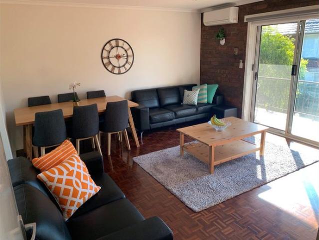 RENOVATED UNIT IN A QUIET BLOCK!