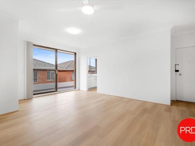 RENOVATED UNIT IN QUIET HANDY LOCATION!