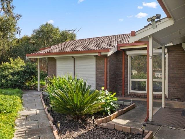 Renovated unit on 110sqm of land w/undercover park