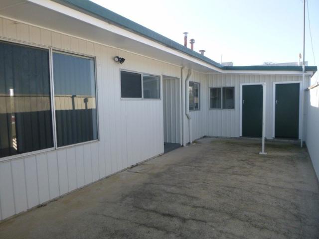 RENOVATED UPSTAIRS UNIT IN BEGA