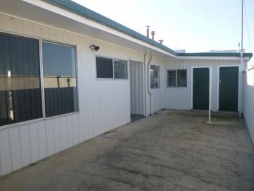 RENOVATED UPSTAIRS UNIT IN BEGA