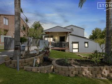 Cockle Creek, Newcastle - Garden, Fireplace