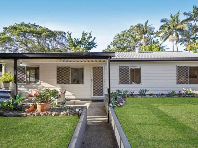 Renovated Versatile Floorplan For Space, Privacy Or Additional Rental Income