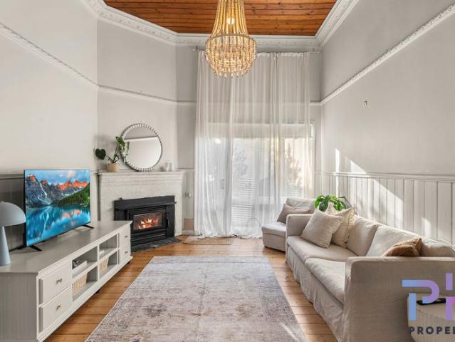 Renovated Victorian Home in Blue Chip Ironbark