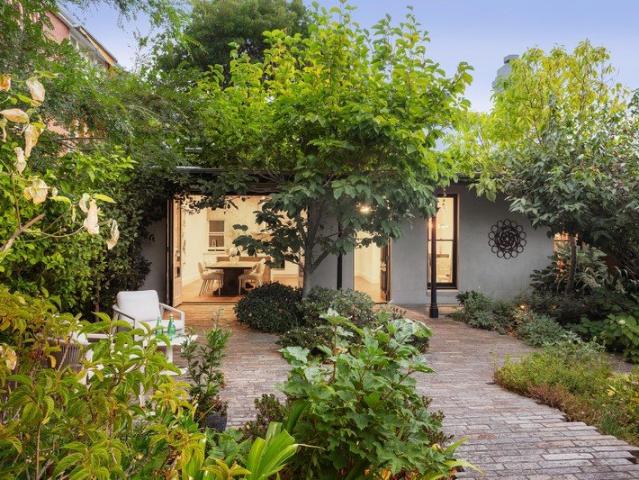 Renovated Victorian in a Prestigious Lifestyle Pocket
