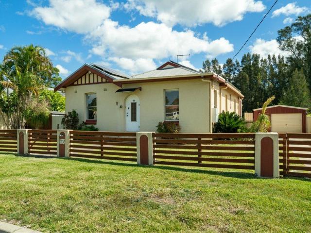 Renovation Opportunity | Four Bedroom House & Studio on a 1246 sqm Block