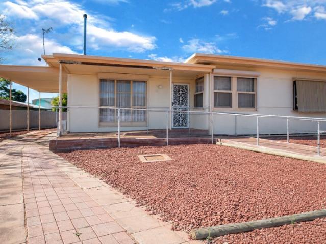 Renovation Opportunity in a Convenient Renmark Location