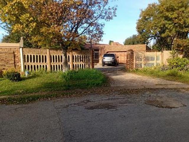 renovation opportunity – 3 bedroom h.