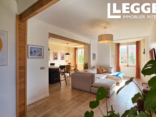 Rénovation haut de gamme d’une aile de château – Maison 2 chambres avec grand jardin clos