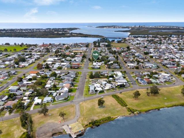 Renovation Ready Cottage 400m to the Lake and Swansea Channel. Perfect DUPLEX or Dual Occ Site, 663sqm Facing Northerly in Peaceful Locale