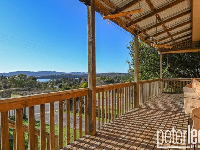 Renovator's Dream in Prime Beauty Point Location