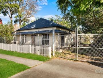 RENOVATION REQUIRED! 634 SQM Block with Rear Yard Access