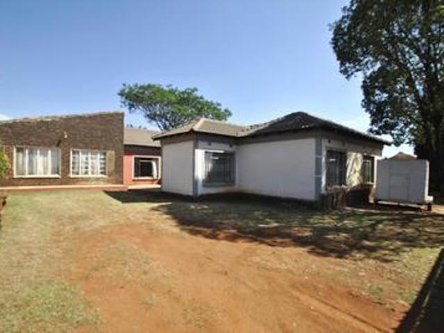renovator’s dream in dawn park tus.