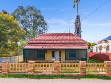 Renovator's Opportunity Near the Avon River Packed with Potential
