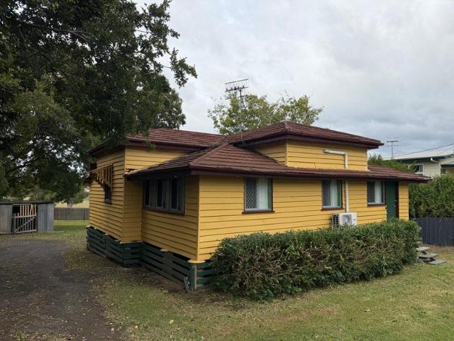Renovator's Opportunity on a Generous 1,012m² Block