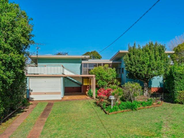 Renovator's Opportunity In Centenary Heights
