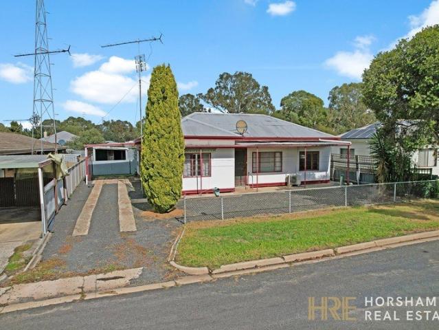 Renovator's Opportunity in the Heart of Edenhope