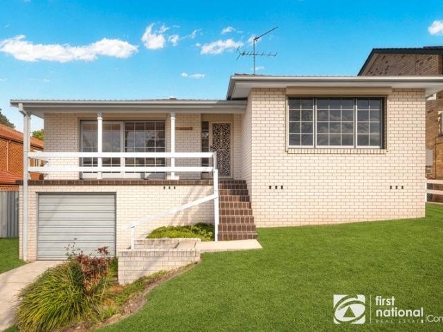 RENOVATORS DELIGHT IN CENTRAL LOCATION !
