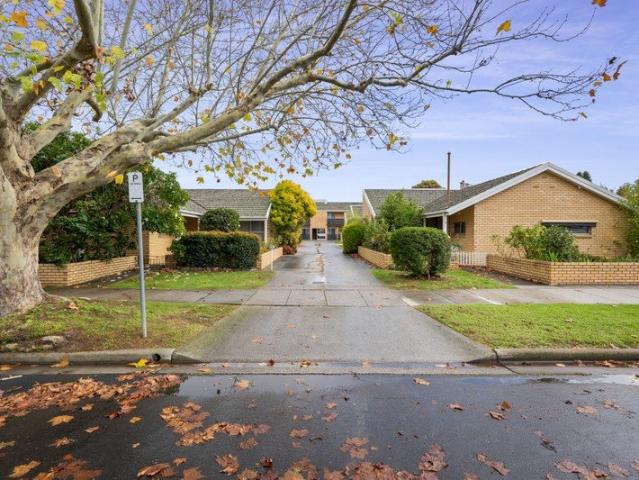 Renovators Delight in a Blue Chip Central Albury Location