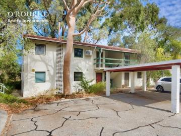 RENOVATOR'S DELIGHT IN LEAFY GROUP IN JOONDANNA