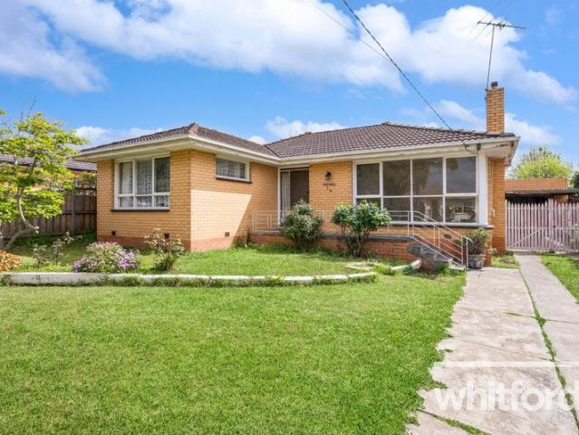 Renovator's delight on a generous 590m² approx. block