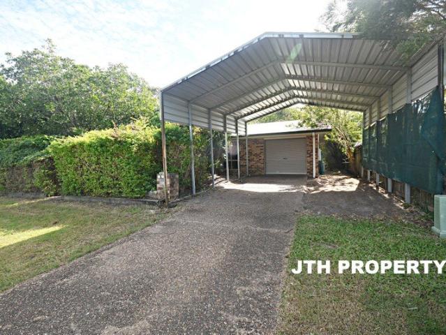 RENOVATORS DELIGHT SITTING ON A LARGE 1000SQM BLOCK!