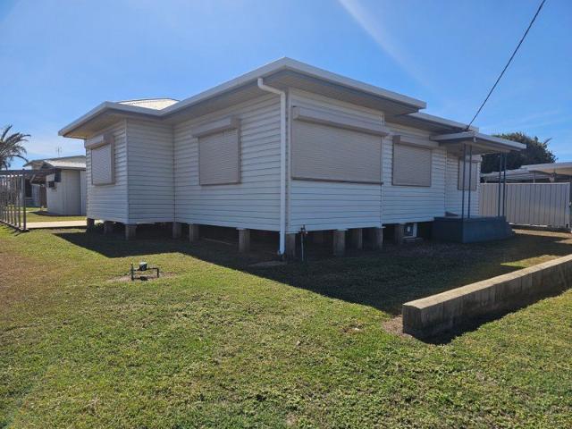 Renovators Delight with Granny Flat/Home Office !.
