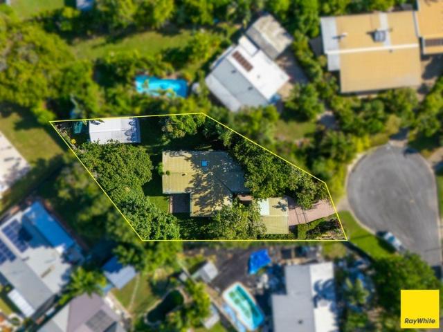 Renovator's Dream on a Generous 1,032m2 Block with Shed, Space & Endless Potential