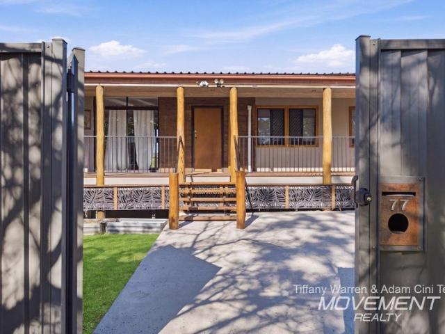 Renovator's Dream Endless Potential in a Prime Petrie Location!