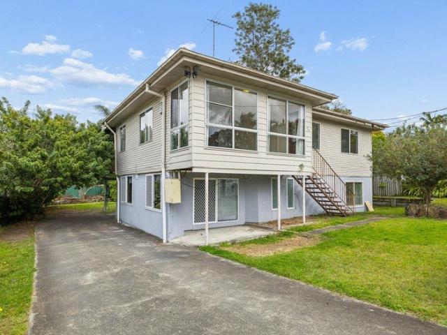 RENOVATORS DREAM WITH DUAL LIVING!