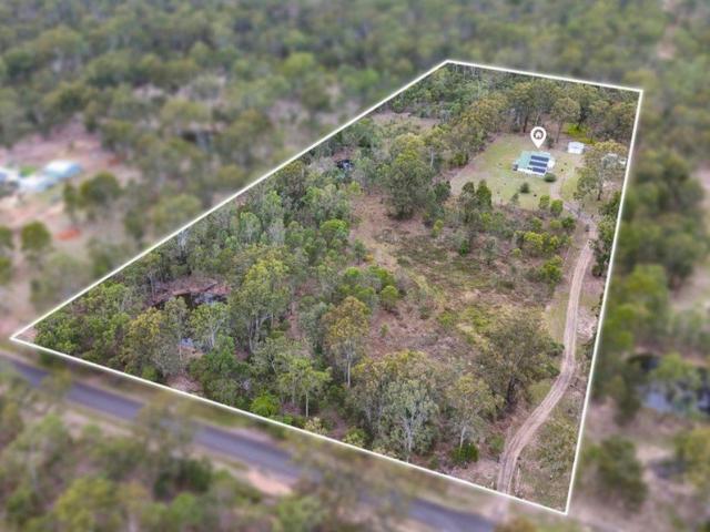 Renovator's Retreat on 10* Acres Endless Potential in Lockyer Waters