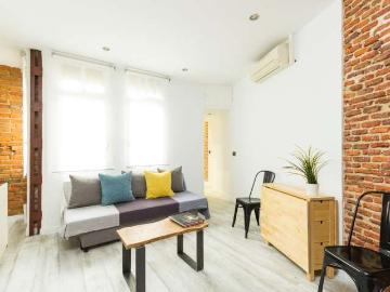Renovado apartamento de 2 dormitorios en alquiler en Atocha, Madrid
