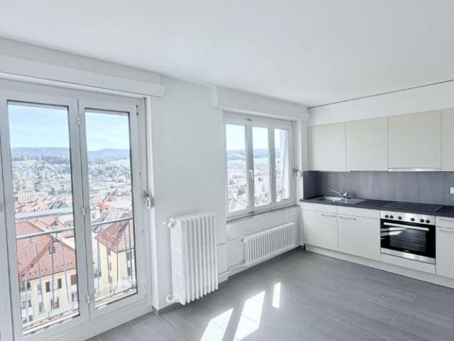 Rénové ! Appartement de 2.0 pièces avec vue dégagée