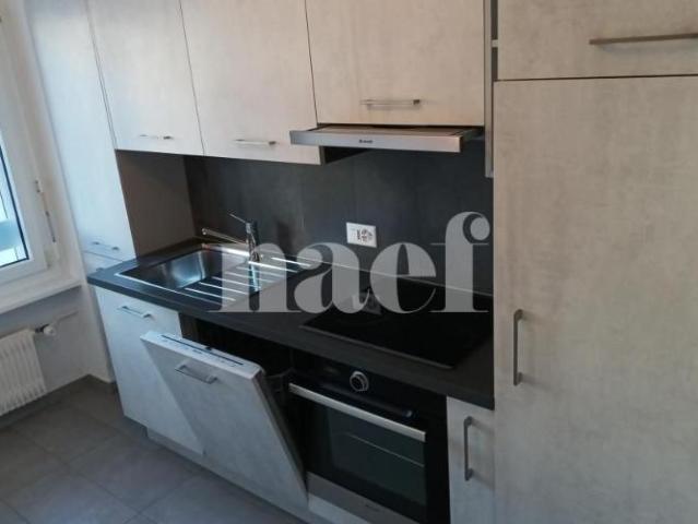 RENOVE Appartement de 2 pièces au troisième étage