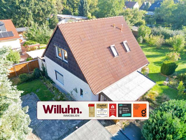 Renoviert & einzugsbereit | Traumhafter Garten | Garage & Carport