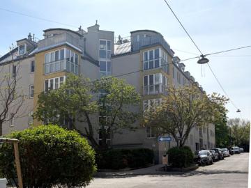 Renoviert, hell, 4 Zimmer, Lift und Garage