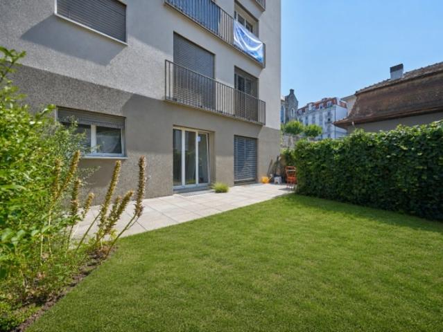 RENOVIERT UND MIT TERRASSE AUSGESTATTET – IDEALER STANDORT
