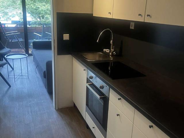 Renovierte/ möblierte 1 Zimmer Wohnung mit Balkon