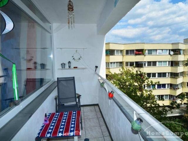 Renovierte, modern möblierte 2 Zimmer Wohnung mit Balkon in Wilmersdorf