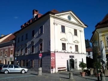 Renovierte Altbauwohnung am Hauptplatz Friesach!