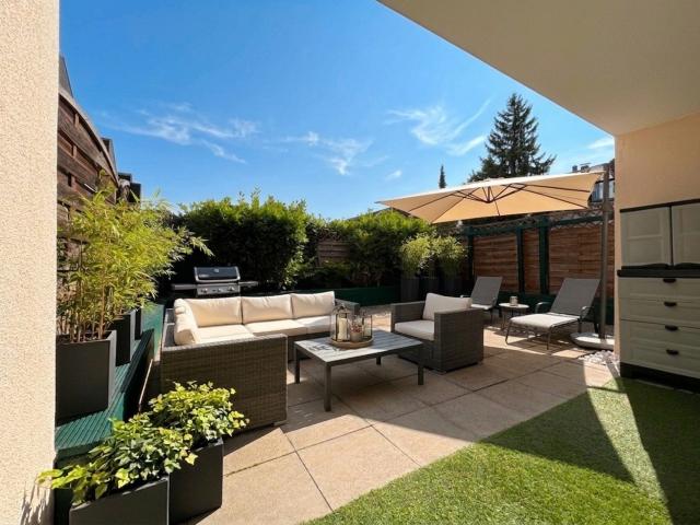 Renovierte City Oase: 3 Zimmer mit großer Gartenterrasse & TG, PROVISIONSFREI