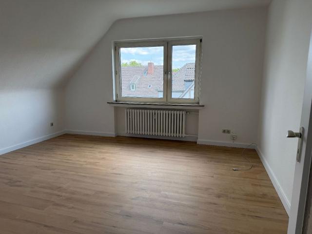 Renovierte Dachgeschosswohnung in ruhiger und dennoch zentraler Lage im beliebten Essen Kettwig!