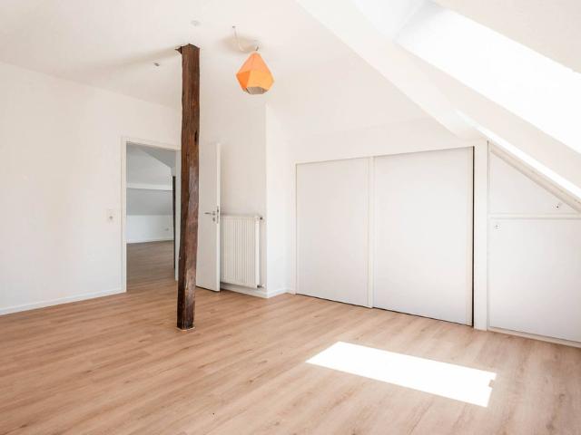 Renovierte Dachgeschosswohnung mit Einbauküche und Fernblick in Bielefeld Mitte