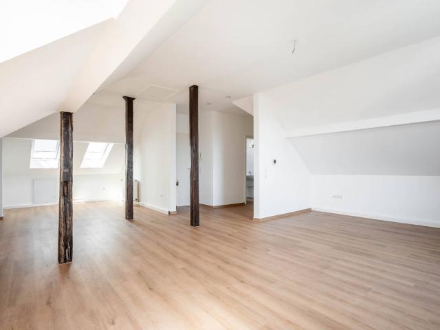 Renovierte Dachgeschosswohnung mit Einbauküche und Fernblick in Bielefeld Mitte