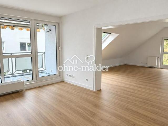Renovierte DG Wohnung 3 ZKB mit Balkon